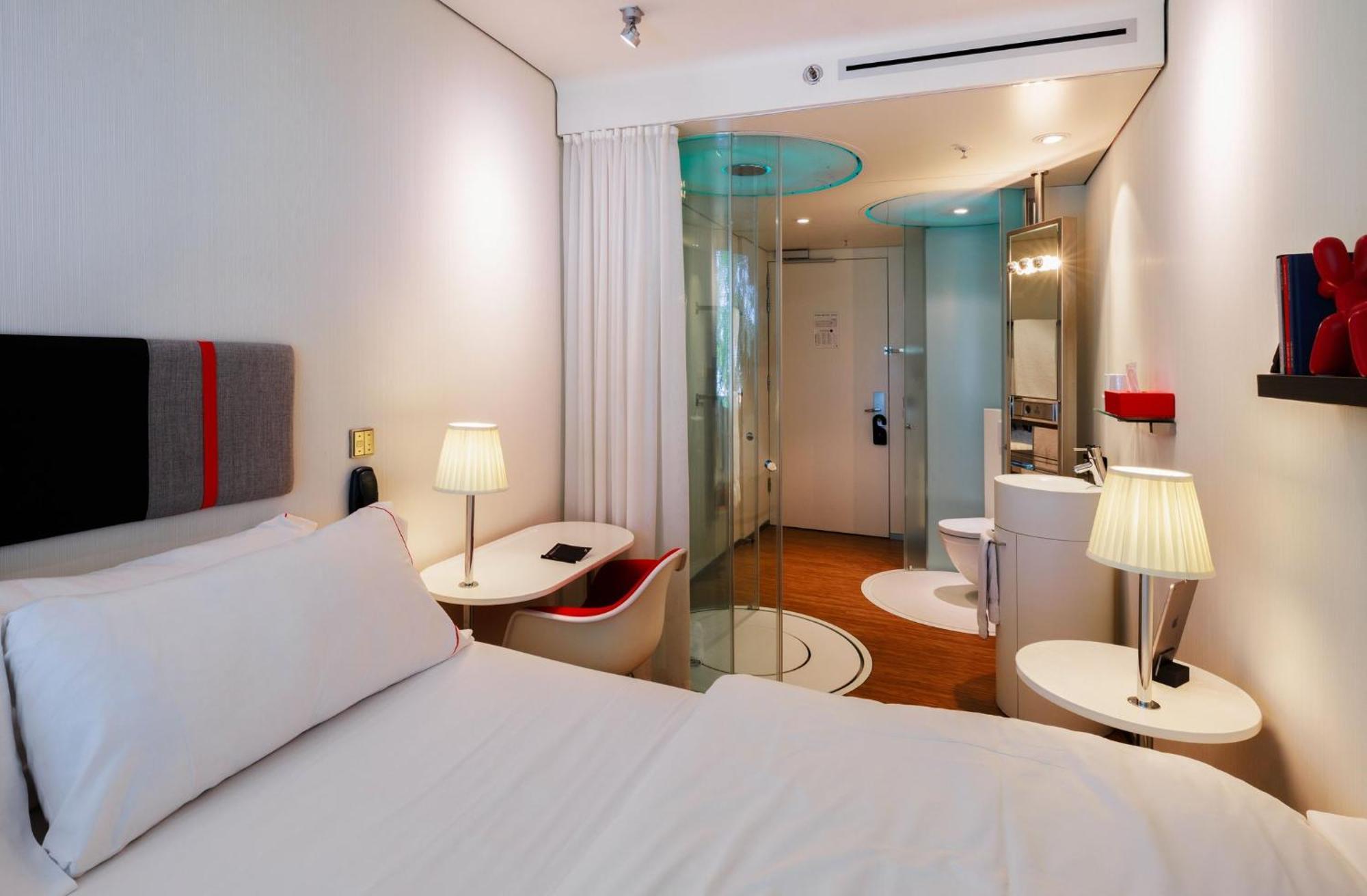 Hotel Citizenm Schiphol Airport Amsterdam Airport Schiphol Esterno foto Room interior