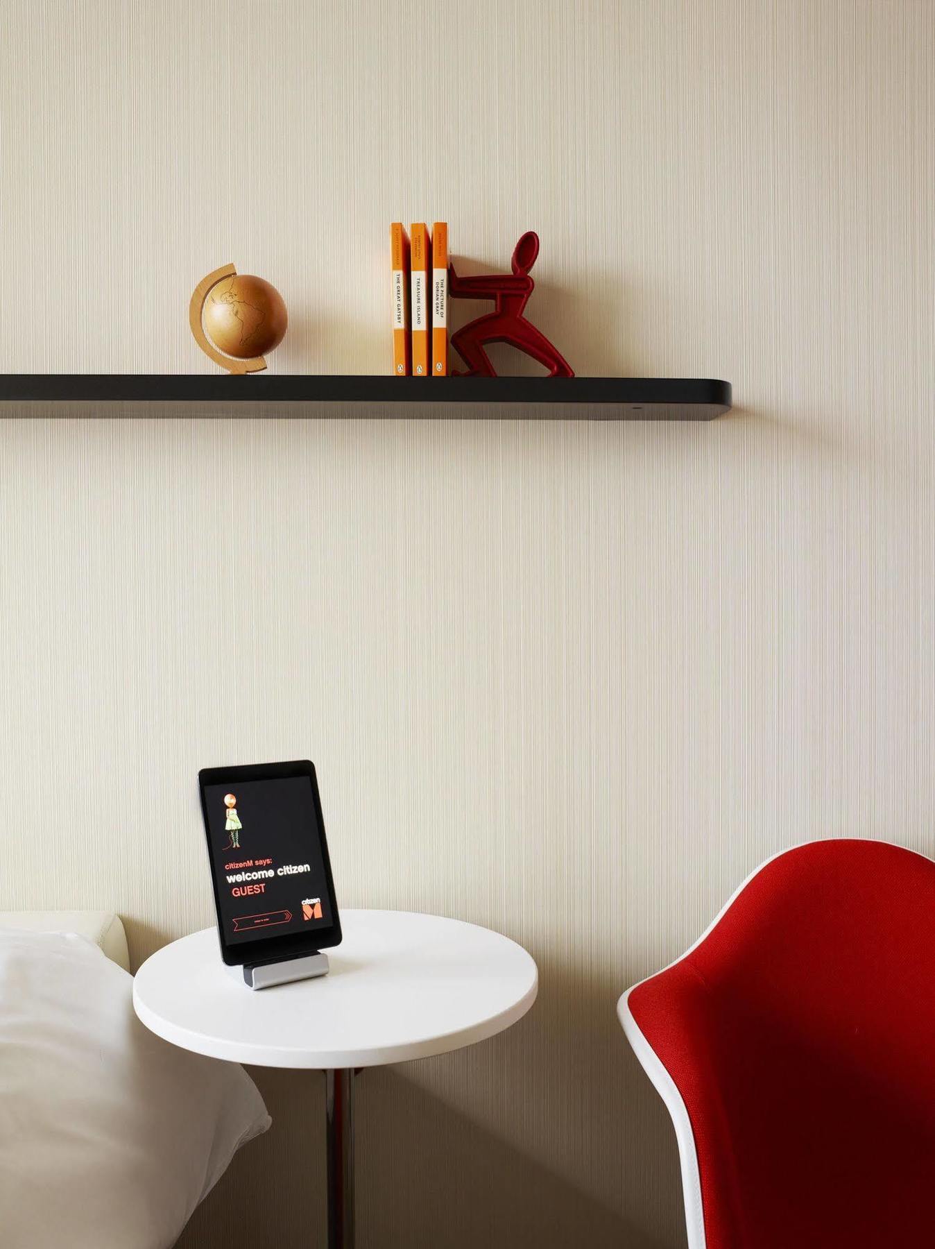 Hotel Citizenm Schiphol Airport Amsterdam Airport Schiphol Esterno foto Welcome Citizen Guest